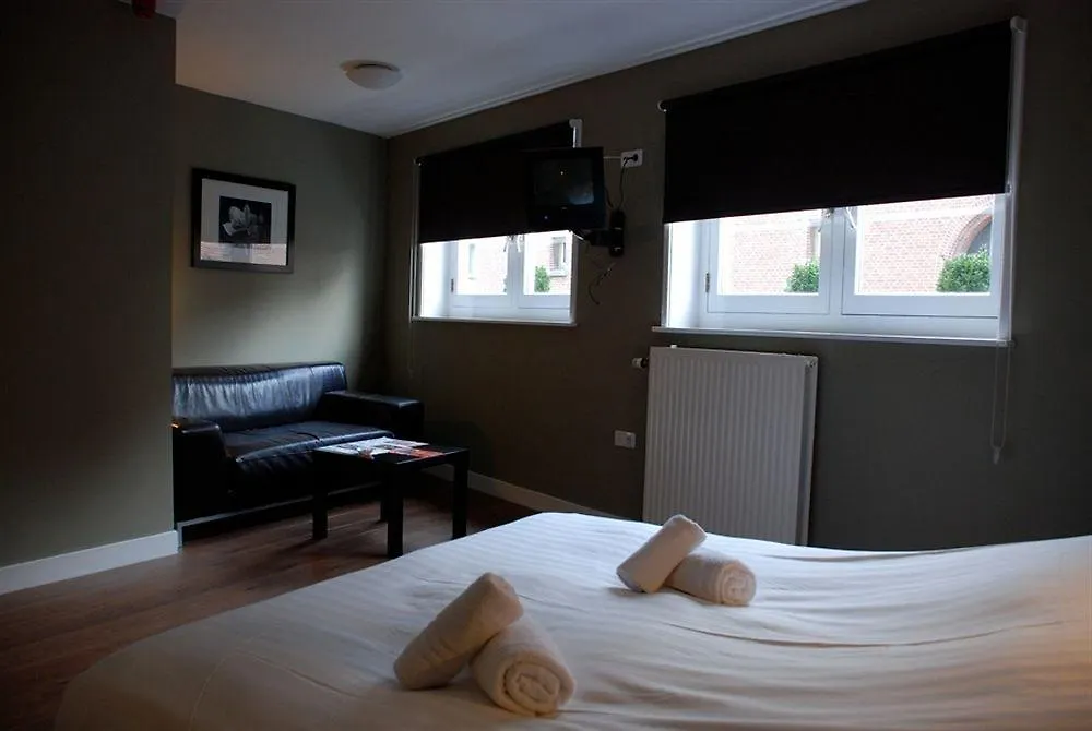 Frisco Inn Amsterdam 2*,